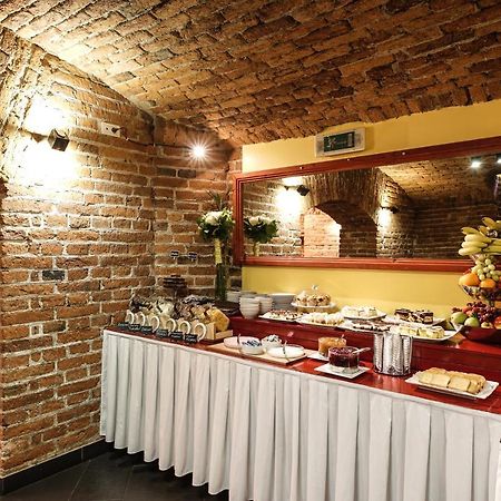 Hotel Assenzio Praga Esterno foto