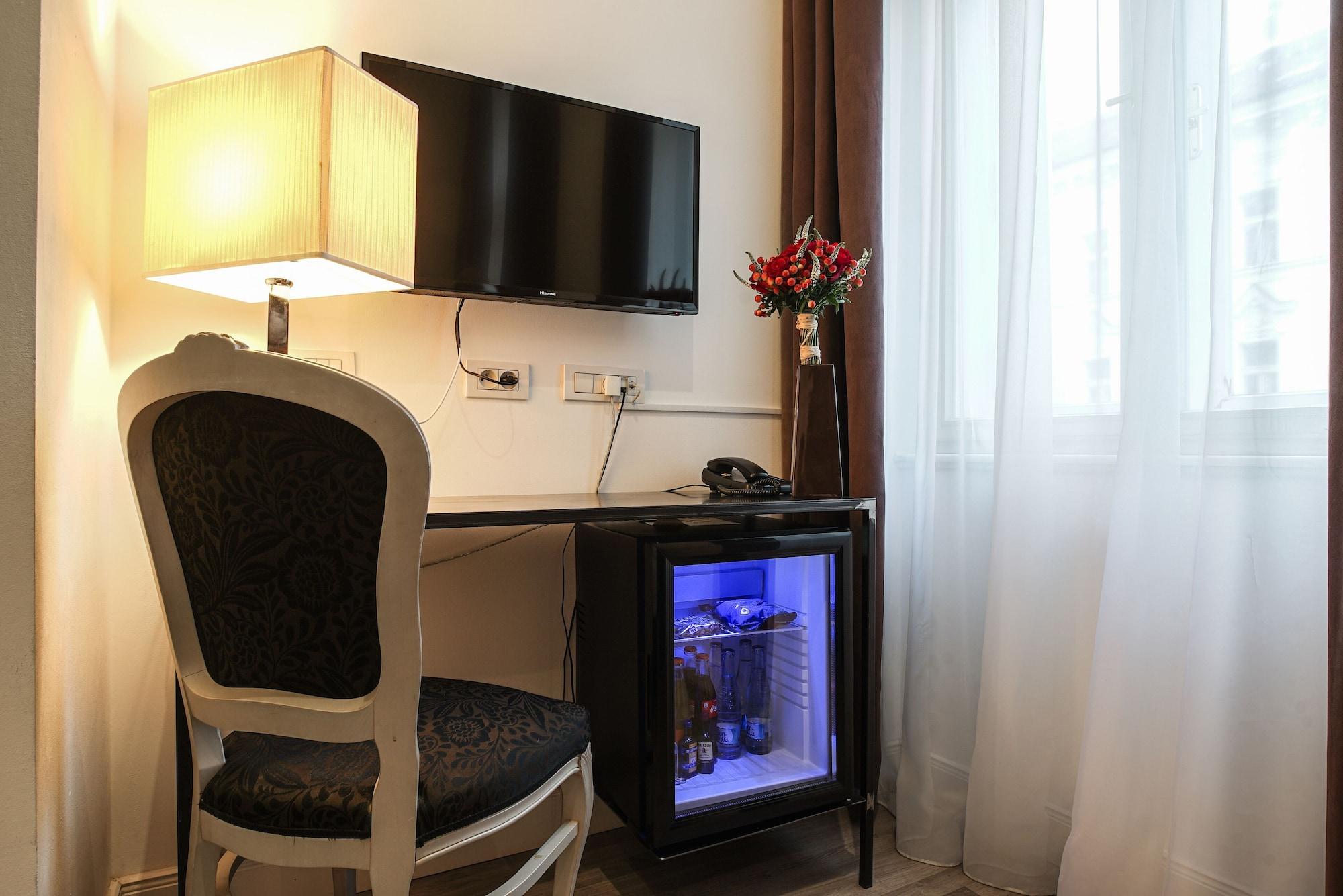 Hotel Assenzio Praga Esterno foto