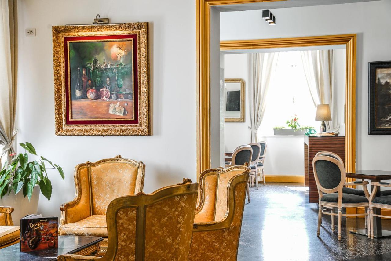 Hotel Assenzio Praga Esterno foto